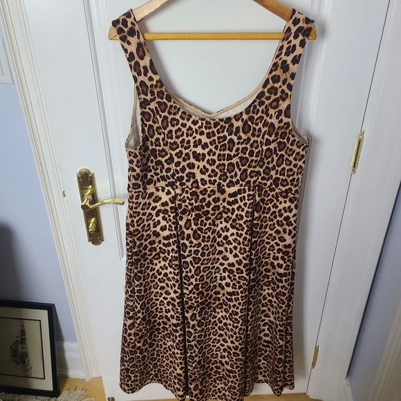 Torrid Leopard Print Skater Dress w Sweetheart Neckline and Pockets Size 2X - Picture 7 of 9